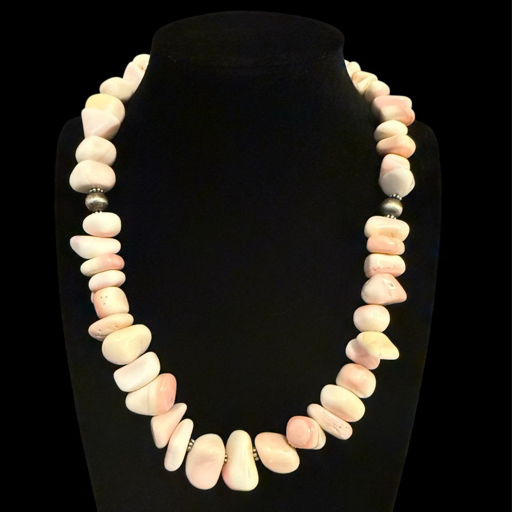 NATIVE MADE PINK CONCH AND NAVAJO PEARLS CHUNKY NECKLACE 18” SS925